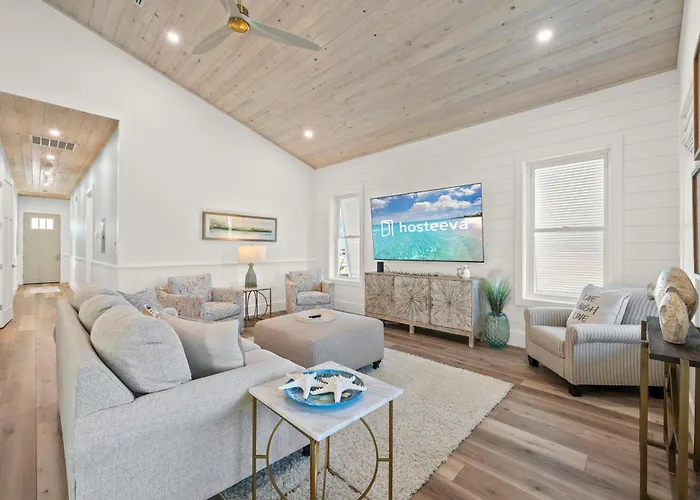 Luxury 4br, Across Street From Beach, Sleeps 10! Holiday home Gulf Shores