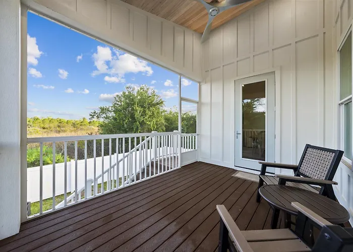 Luxury 4br, Across Street From Beach, Sleeps 10! *
