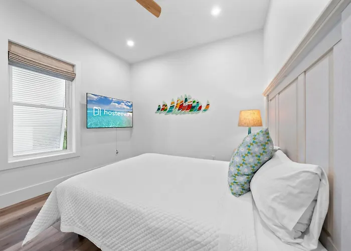 Luxury 4br, Across Street From Beach, Sleeps 10! Gulf Shores