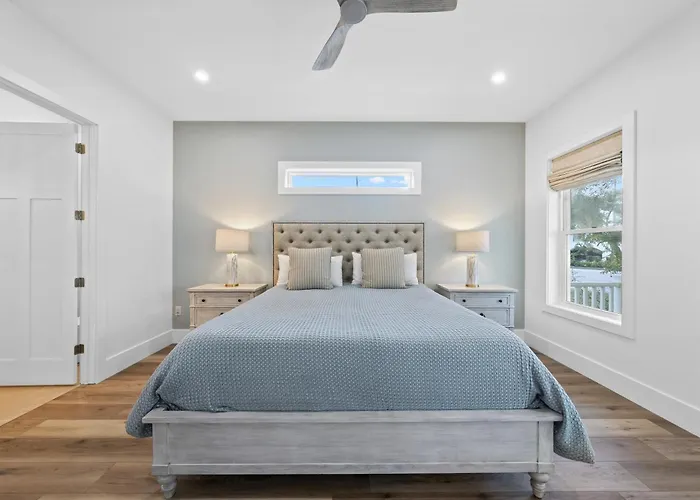 Holiday home Luxury 4br, Across Street From Beach, Sleeps 10! Gulf Shores