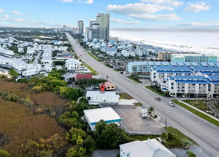 Holiday home Luxury 4br, Across Street From Beach, Sleeps 10! *