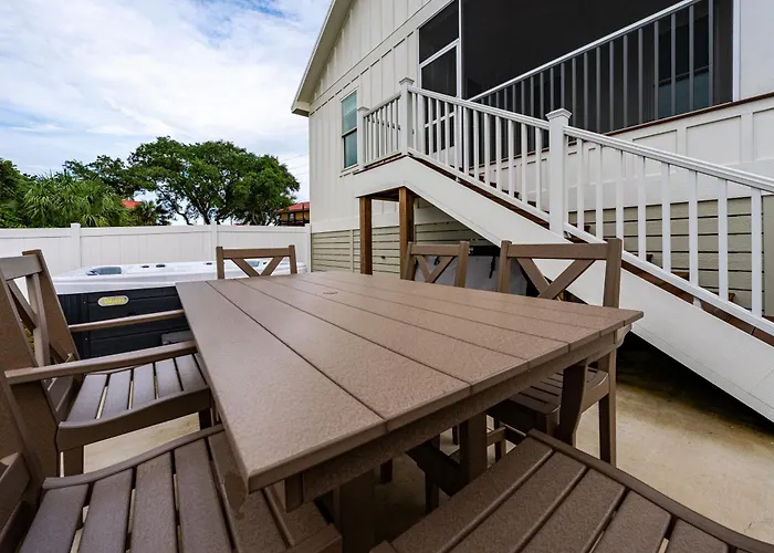 Holiday home Luxury 4br Across Street From New Hot Tub!